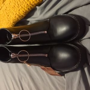 Seven7 Zoe black platform booties